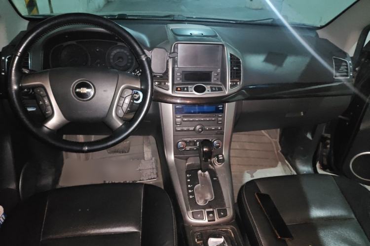Used Chevrolet Captiva 2014 2.4L 4x4 Flagship Edition 7 Seats Center Console