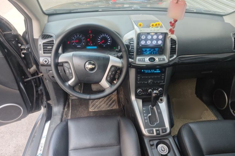 Used Chevrolet Captiva 2014 2.4L 4x4 Flagship Edition 7 Seats Center Console