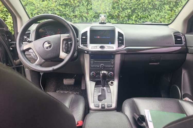 Used Chevrolet Captiva 2014 2.4L 4x4 Flagship Edition 7 Seats Center Console