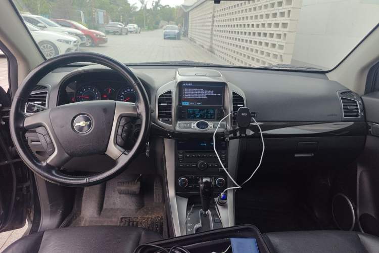 Used Chevrolet Captiva 2014 2.4L 4x4 Flagship Edition 7 Seats Center Console