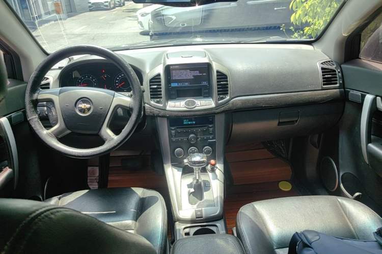 Used Chevrolet Captiva 2014 2.4L Two-Wheel Drive Urban Version 7 Seats Center Console