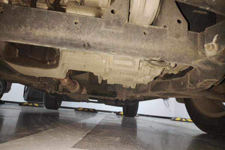 Used Chevrolet Captiva 2014 2.4L Two-Wheel Drive Urban Version 7 Seats Chassis Front