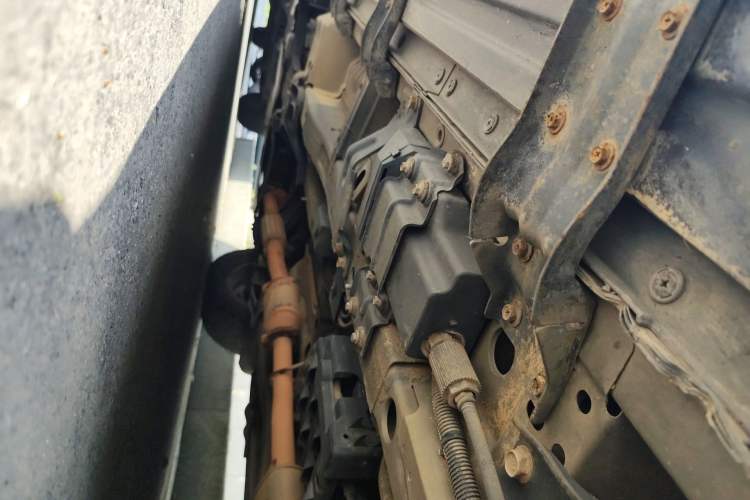 Used Chevrolet Captiva 2014 2.4L Two-Wheel Drive Urban Version 7 Seats Chassis Rear Left