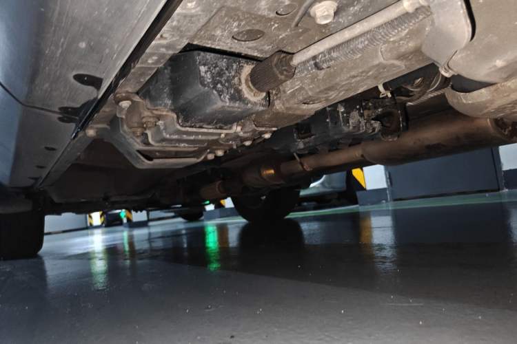 Used Chevrolet Captiva 2014 2.4L Two-Wheel Drive Urban Version 7 Seats Chassis Rear Left