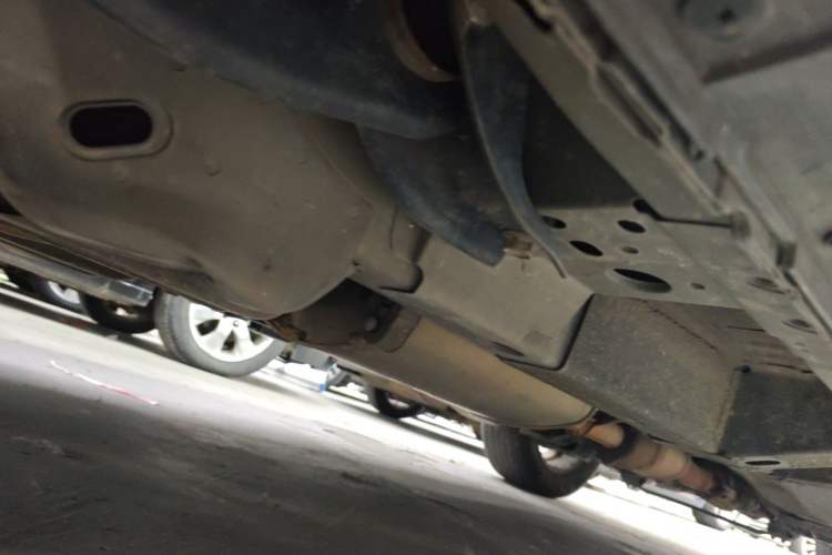 Used Chevrolet Captiva 2014 2.4L Two-Wheel Drive Urban Version 7 Seats Chassis Rear Right
