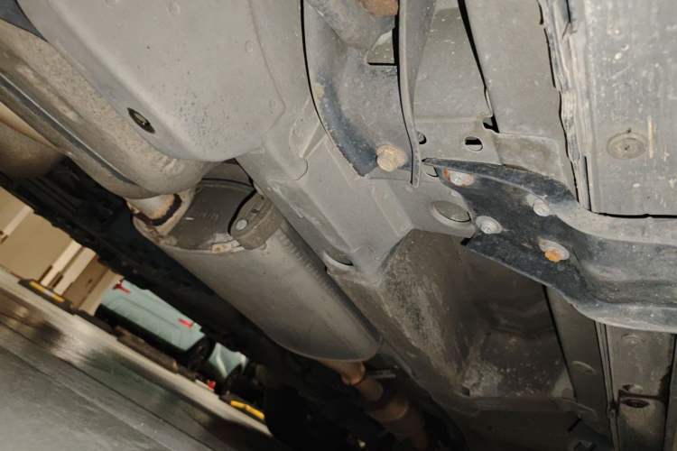 Used Chevrolet Captiva 2014 2.4L Two-Wheel Drive Urban Version 7 Seats Chassis Rear Right