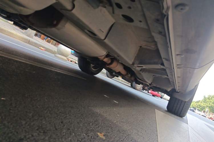 Used Chevrolet Captiva 2014 2.4L Two-Wheel Drive Urban Version 7 Seats Chassis Rear Right