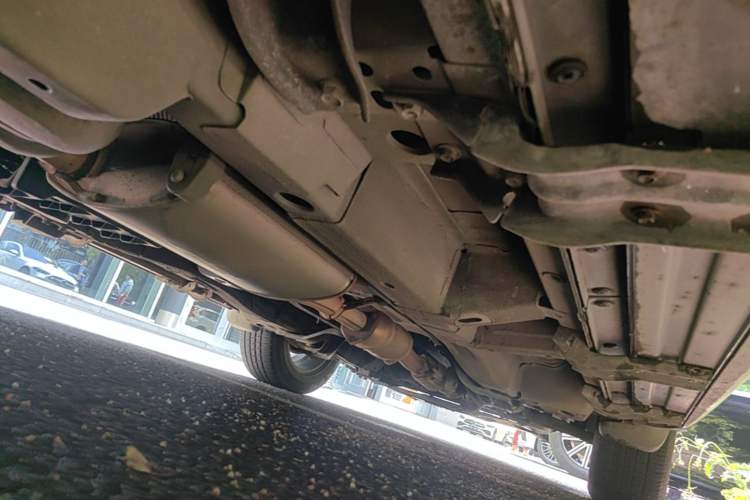 Used Chevrolet Captiva 2014 2.4L Two-Wheel Drive Urban Version 7 Seats Chassis Rear Right