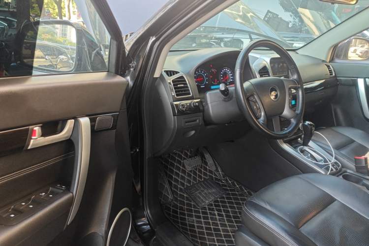 Used Chevrolet Captiva 2014 2.4L 4x4 Flagship Edition 7 Seats Driver Seat
