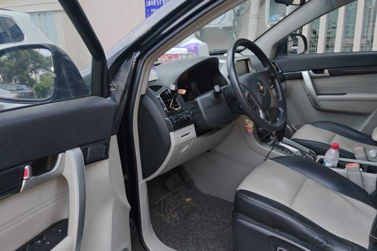Used Chevrolet Captiva 2014 2.4L 4x4 Luxury Edition 5 Seats Driver Seat