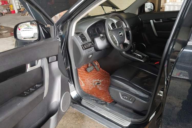 Used Chevrolet Captiva 2014 2.4L Two-Wheel Drive Urban Version 7 Seats Driver Seat