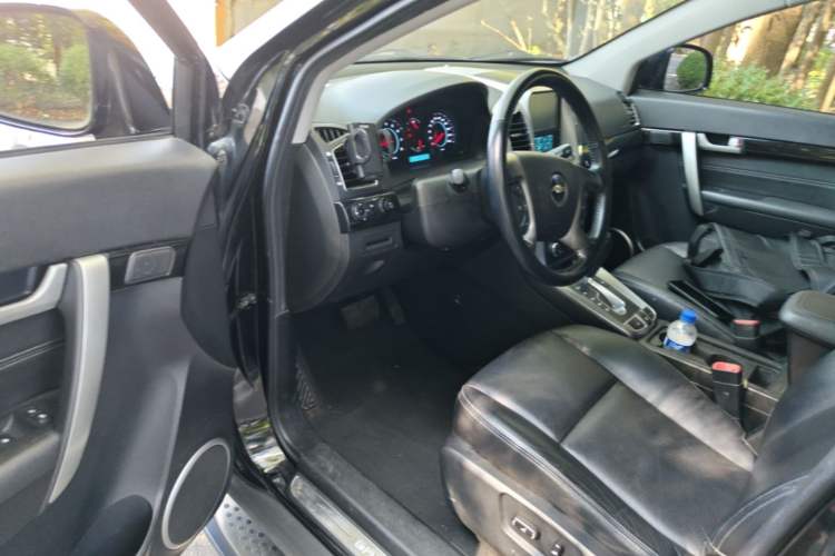 Used Chevrolet Captiva 2014 2.4L 4x4 Flagship Edition 7 Seats Driver Seat