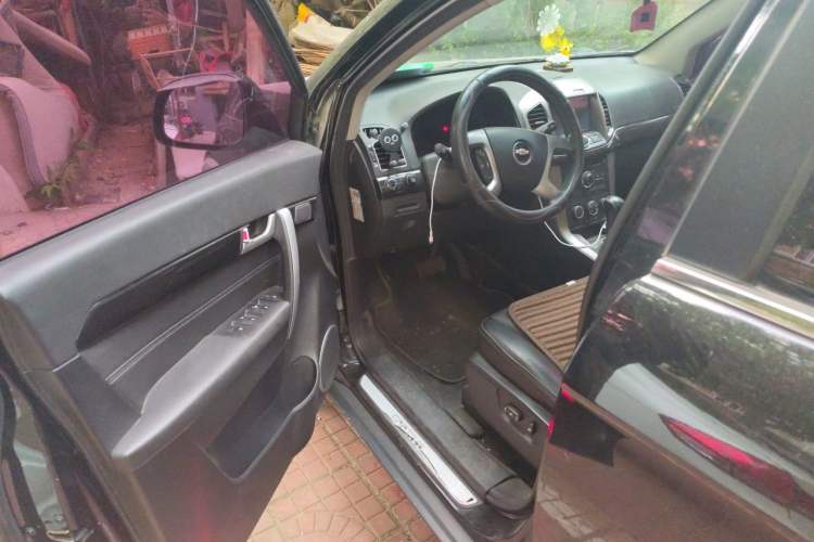 Used Chevrolet Captiva 2014 2.4L Two-Wheel Drive Urban Version 7 Seats Driver Seat