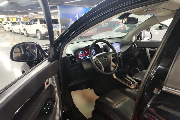 Used Chevrolet Captiva 2014 2.4L Two-Wheel Drive Urban Version 7 Seats Driver Seat