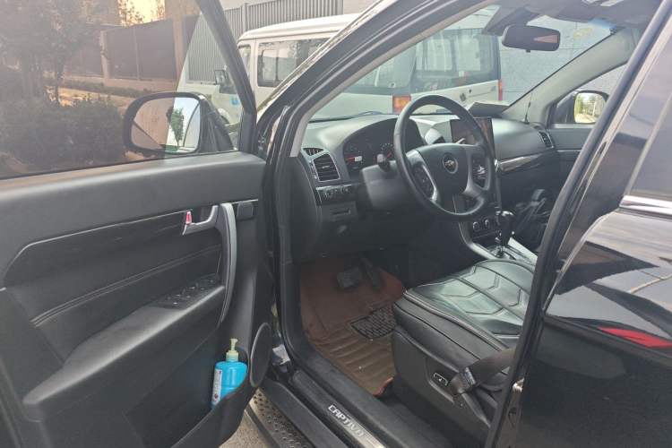 Used Chevrolet Captiva 2014 2.4L 4x4 Flagship Edition 7 Seats Driver Seat