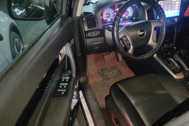 Used Chevrolet Captiva 2014 2.4L Two-Wheel Drive Urban Version 7 Seats Driver Seat