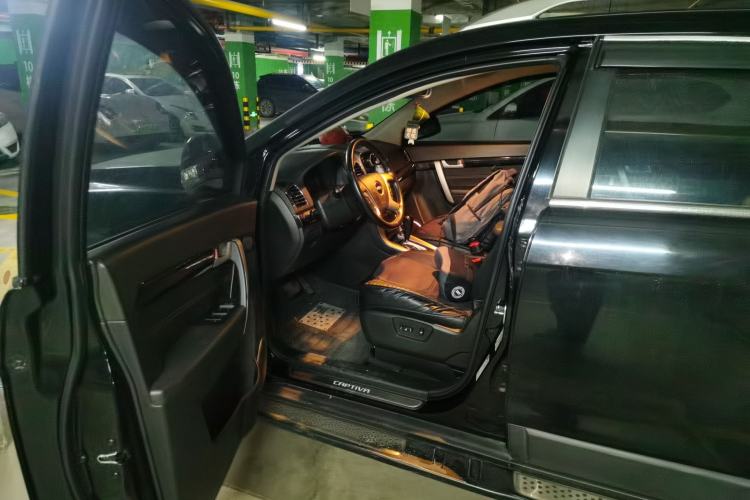 Used Chevrolet Captiva 2014 2.4L 4x4 Flagship Edition 7 Seats Driver Seat