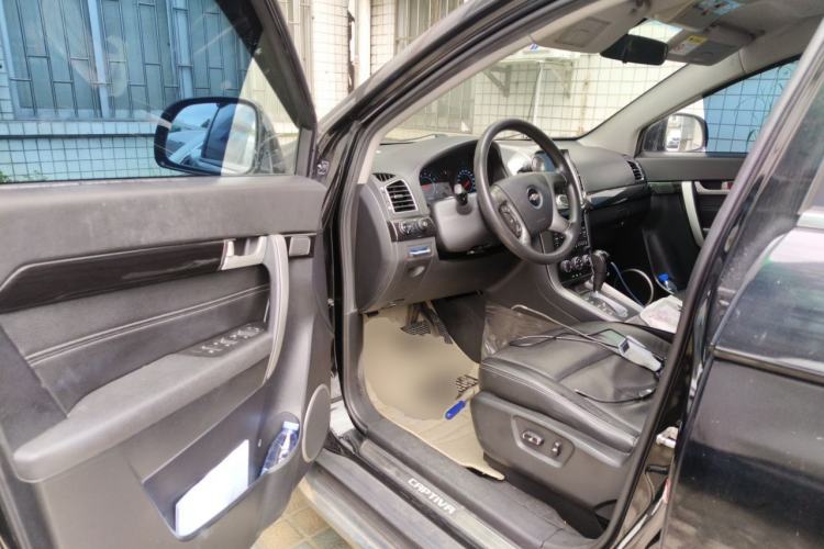 Used Chevrolet Captiva 2014 2.4L Two-Wheel Drive Urban Version 7 Seats Driver Seat