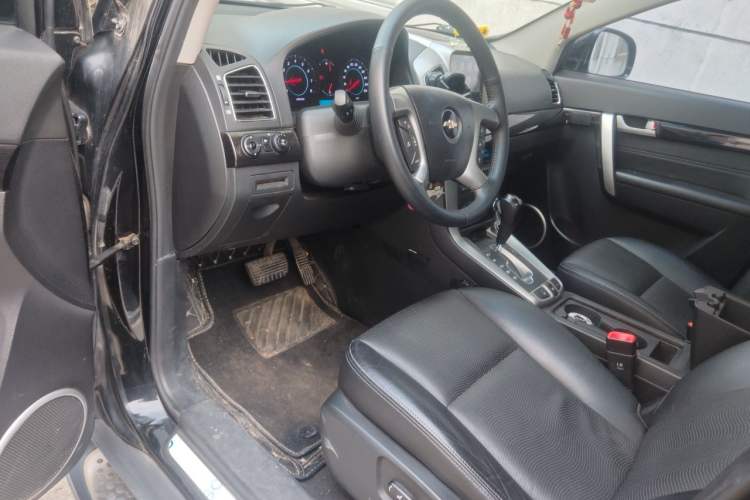Used Chevrolet Captiva 2014 2.4L 4x4 Flagship Edition 7 Seats Driver Seat