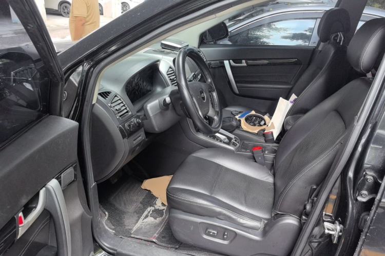 Used Chevrolet Captiva 2014 2.4L 4x4 Flagship Edition 7 Seats Driver Seat