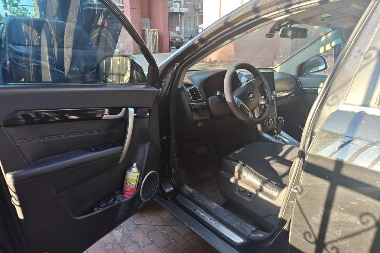 Used Chevrolet Captiva 2014 2.4L Two-Wheel Drive Urban Version 7 Seats Driver Seat