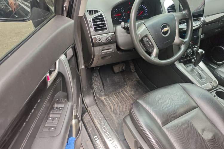 Used Chevrolet Captiva 2014 2.4L Two-Wheel Drive Urban Version 7 Seats Driver Seat
