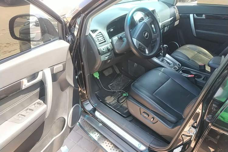 Used Chevrolet Captiva 2014 2.4L 4x4 Flagship Edition 7 Seats Driver Seat