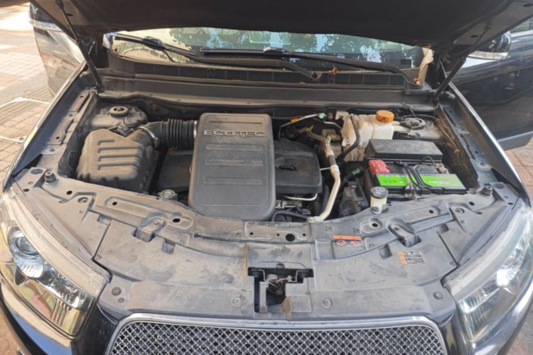 Used Chevrolet Captiva 2014 2.4L 4x4 Flagship Edition 7 Seats Engine Bay
