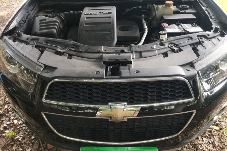 Used Chevrolet Captiva 2014 2.4L Two-Wheel Drive Urban Version 7 Seats Engine Bay