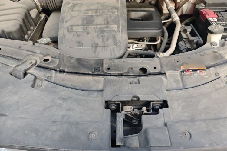 Used Chevrolet Captiva 2014 2.4L 4x4 Flagship Edition 7 Seats Engine Bay