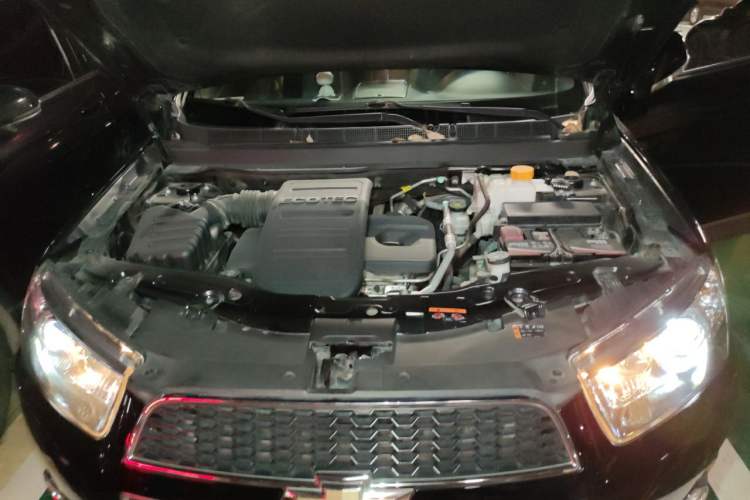 Used Chevrolet Captiva 2014 2.4L 4x4 Luxury Edition 5 Seats Engine Bay
