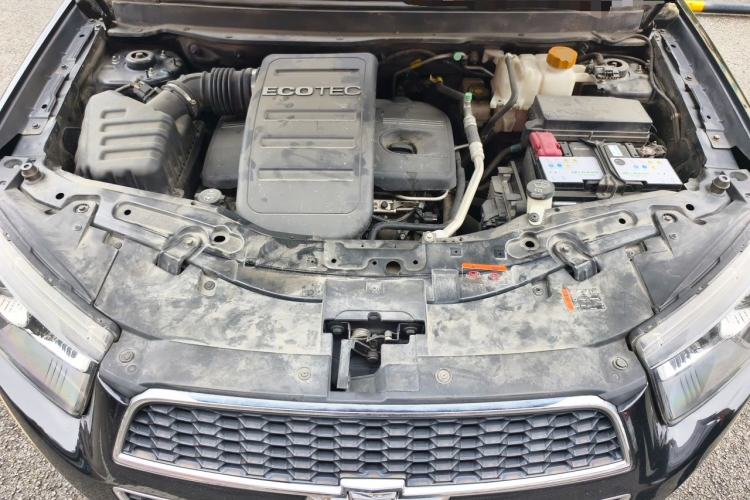 Used Chevrolet Captiva 2014 2.4L 4x4 Flagship Edition 7 Seats Engine Bay
