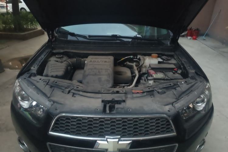 Used Chevrolet Captiva 2014 2.4L 4x4 Luxury Edition 5 Seats Engine Bay