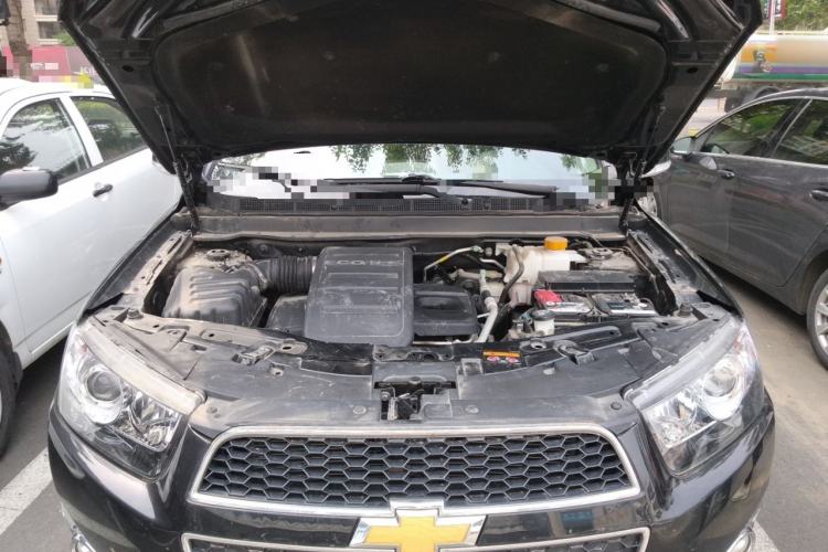 Used Chevrolet Captiva 2014 2.4L 4x4 Flagship Edition 7 Seats Engine Bay