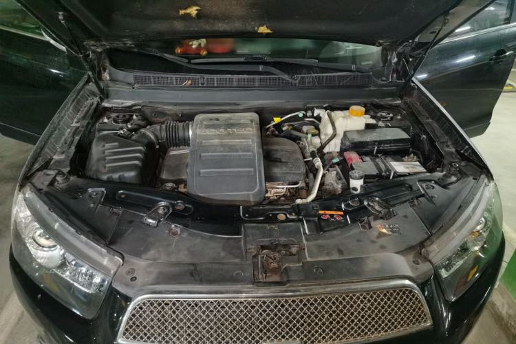 Used Chevrolet Captiva 2014 2.4L 4x4 Flagship Edition 7 Seats Engine Bay