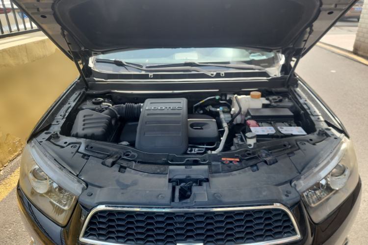 Used Chevrolet Captiva 2014 2.4L 4x4 Flagship Edition 7 Seats Engine Bay