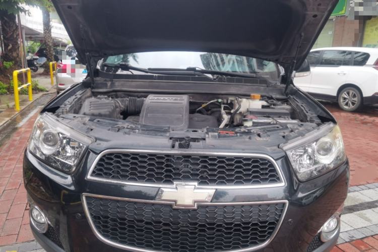 Used Chevrolet Captiva 2014 2.4L 4x4 Flagship Edition 7 Seats Engine Bay