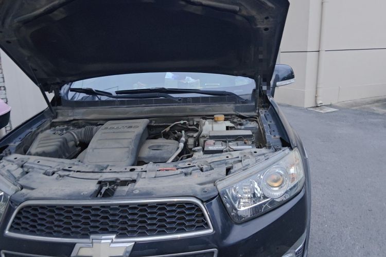 Used Chevrolet Captiva 2014 2.4L 4x4 Luxury Edition 5 Seats Engine Bay Left