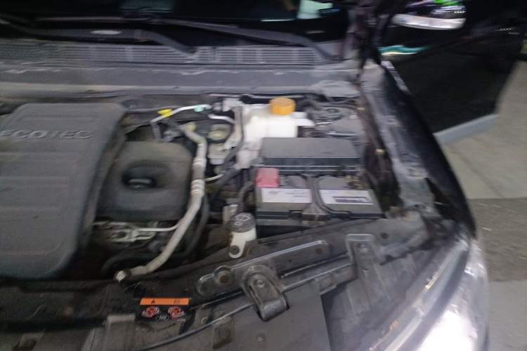 Used Chevrolet Captiva 2014 2.4L 4x4 Flagship Edition 7 Seats Engine Bay Left