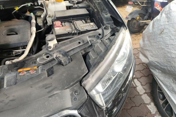 Used Chevrolet Captiva 2014 2.4L 4x4 Luxury Edition 5 Seats Engine Bay Left