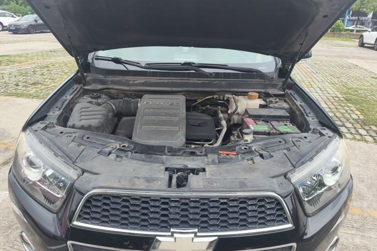 Used Chevrolet Captiva 2014 2.4L 4x4 Flagship Edition 7 Seats Engine Bay