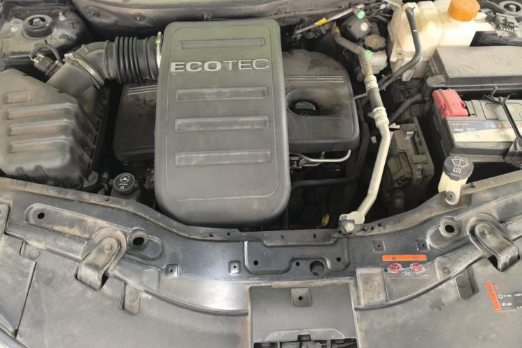 Used Chevrolet Captiva 2014 2.4L 4x4 Flagship Edition 7 Seats Engine Bay