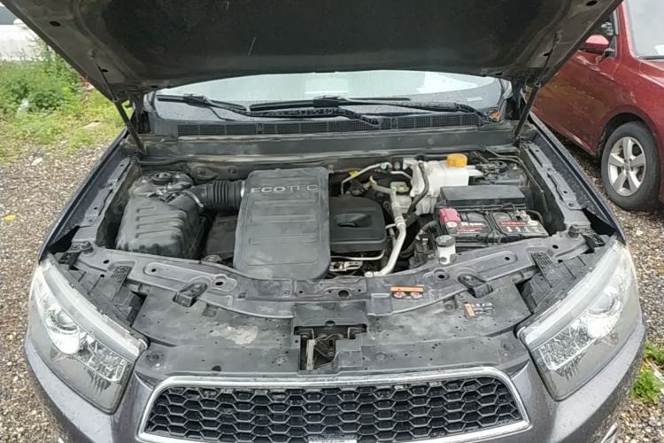 Used Chevrolet Captiva 2014 2.4L 4x4 Flagship Edition 7 Seats Engine Bay