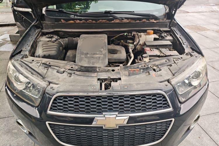 Used Chevrolet Captiva 2014 2.4L 4x4 Flagship Edition 7 Seats Engine Bay