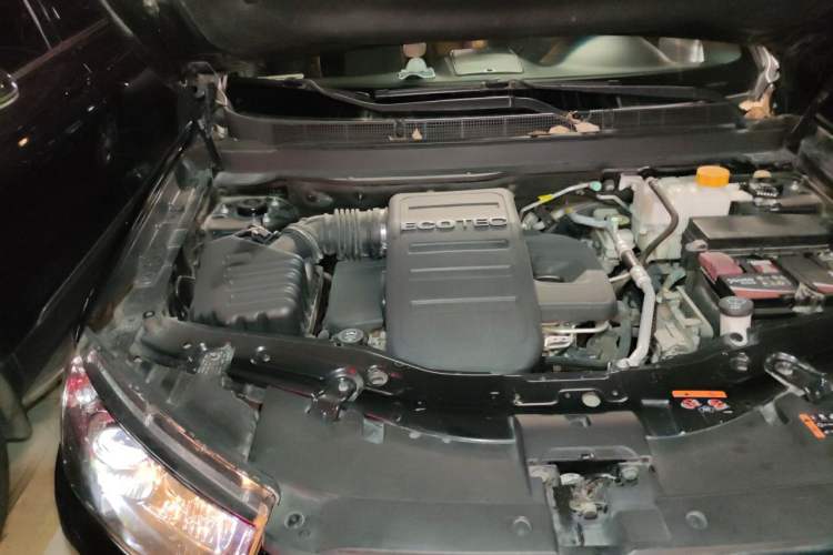 Used Chevrolet Captiva 2014 2.4L 4x4 Luxury Edition 5 Seats Engine Bay Right
