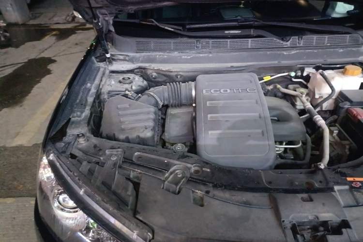 Used Chevrolet Captiva 2014 2.4L 4x4 Flagship Edition 7 Seats Engine Bay Right