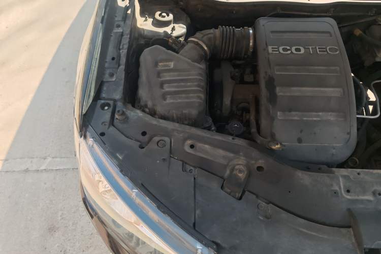 Used Chevrolet Captiva 2014 2.4L Two-Wheel Drive Urban Version 7 Seats Engine Bay Right