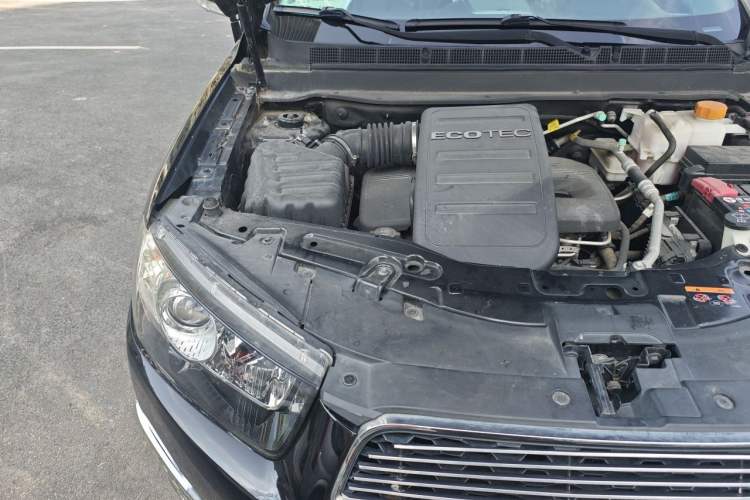 Used Chevrolet Captiva 2014 2.4L 4x4 Flagship Edition 7 Seats Engine Bay Right