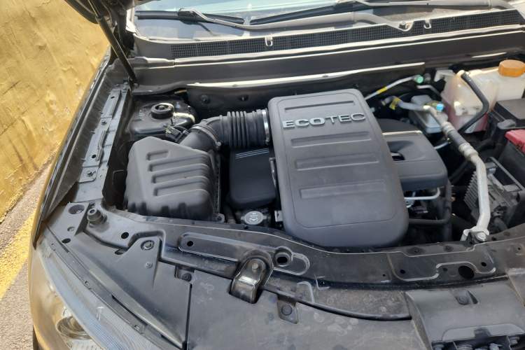Used Chevrolet Captiva 2014 2.4L 4x4 Flagship Edition 7 Seats Engine Bay Right