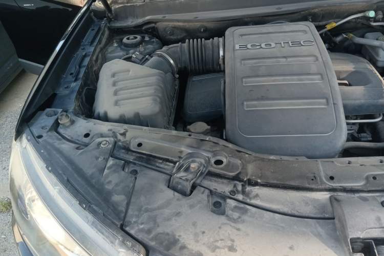 Used Chevrolet Captiva 2014 2.4L 4x4 Flagship Edition 7 Seats Engine Bay Right